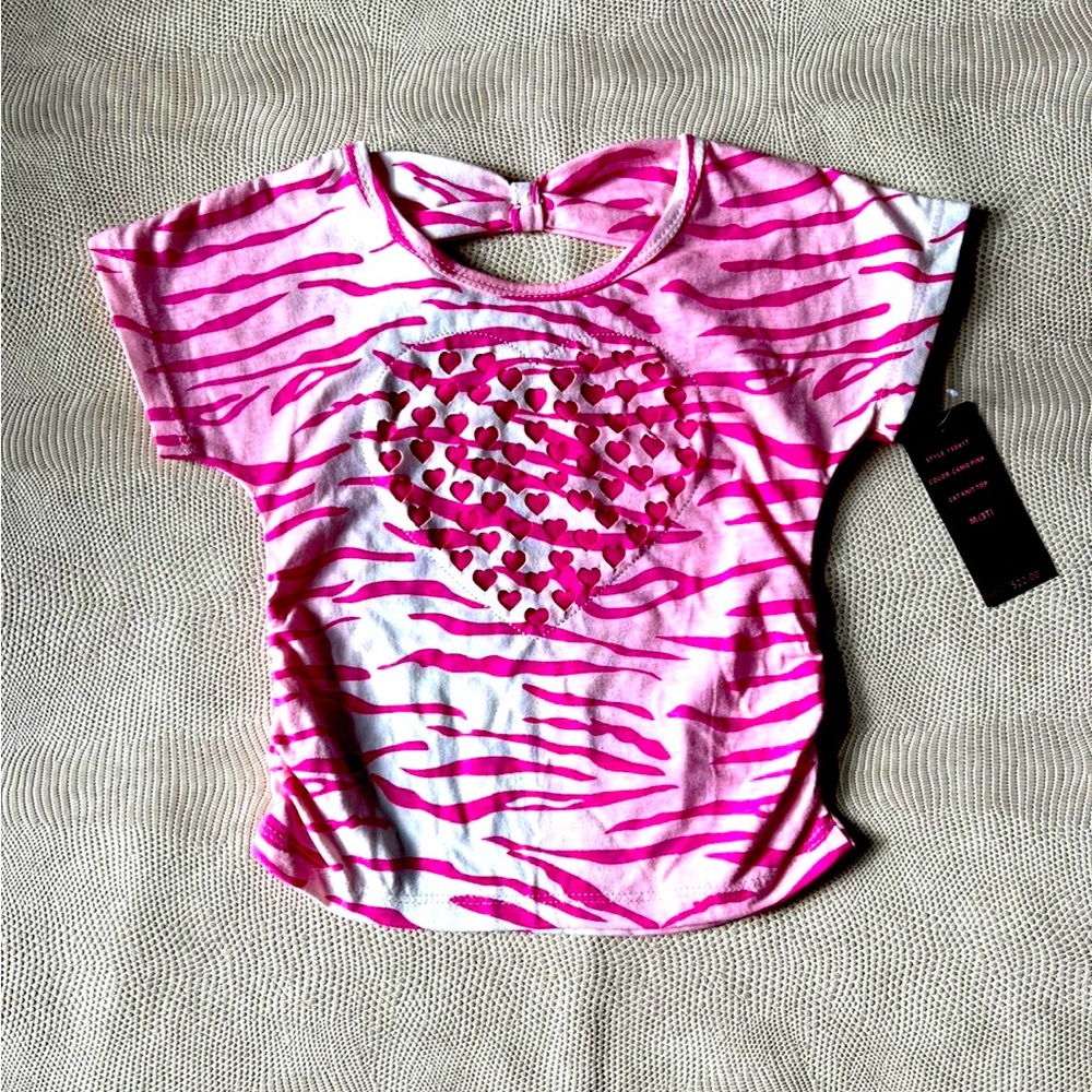🐯 🐯 NWT: Short Sleeve Shirt With Tiger Print & Cut Out 🐯🐯